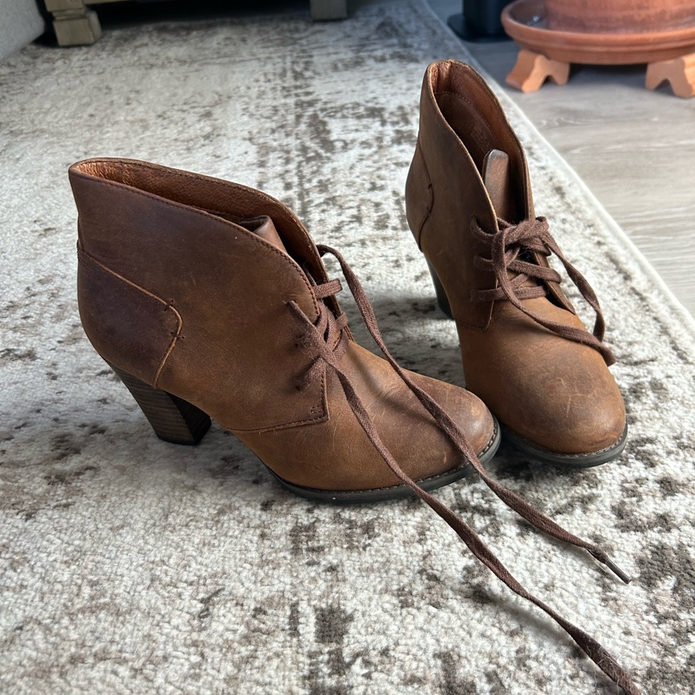 Indigo by Clark’s a Brown Leather Ankle Boots size 7